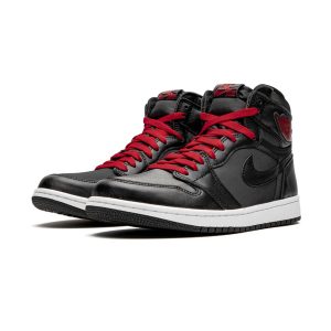 Retro 1 High OG ‘Black Gym Red’