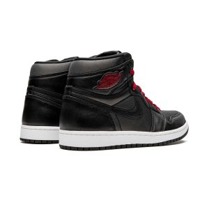 Retro 1 High OG ‘Black Gym Red’
