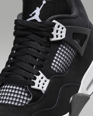 4 Retro ‘White Thunder’
